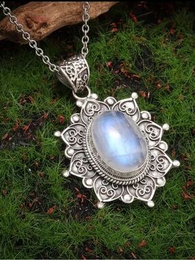 Vintage Moonstone Floral Pendant Necklace - Blue/White Gemstone